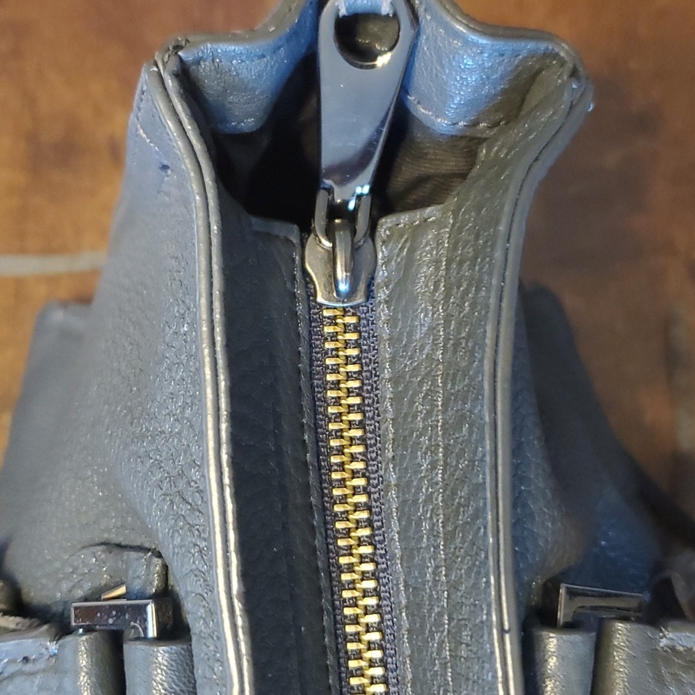 Rebecca Minkoff brand - 100% Leather - Grey handbag. - Picture 5 of 16